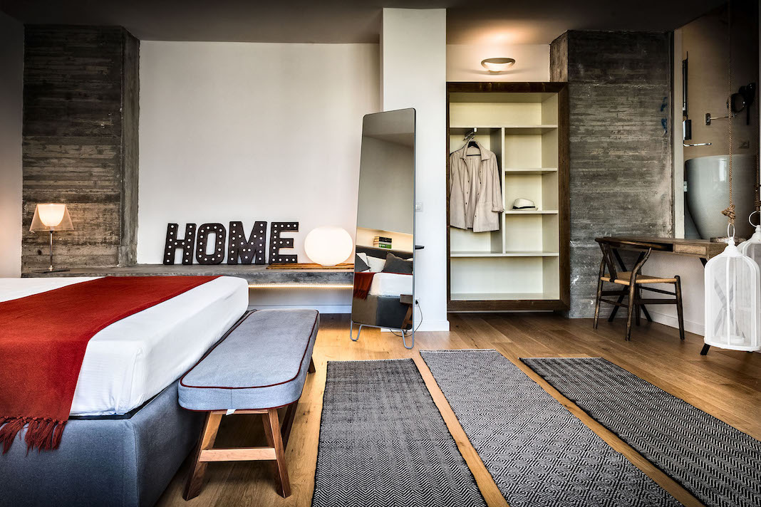 Teku-hotel-Camera-Suite-07