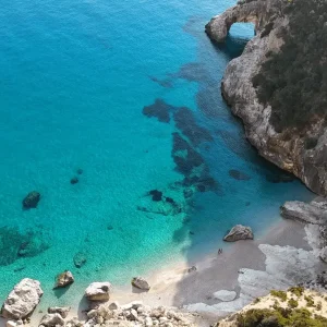 das wunderbare Meer des Strandes Cala Goloritze